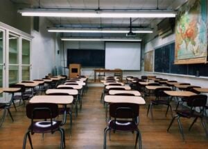 A photo of a classroom.